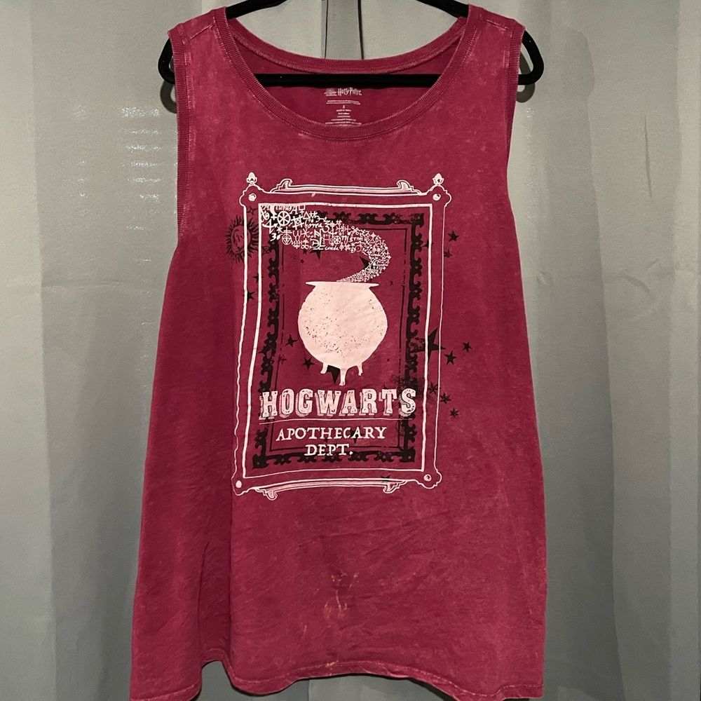 Torrid, size 5, HP themed tank in a burgundy-red color!